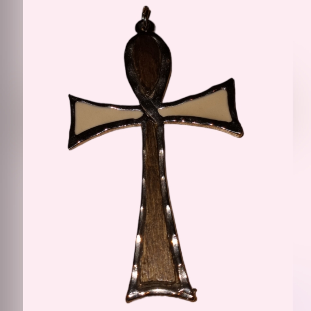 Vintage Silver-Toned Ankh Cross Pendant With Wood And Cream-Colored Inlay